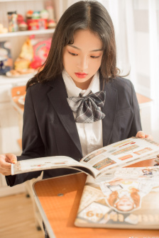 潘晓婷胸碰到球